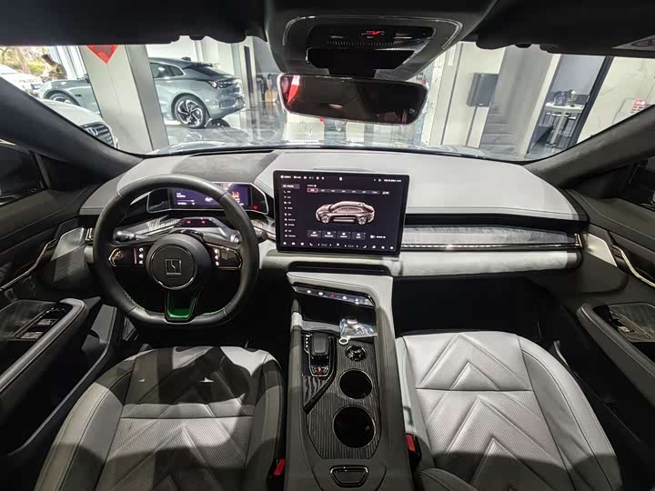 Фото 7 - Zeekr 001