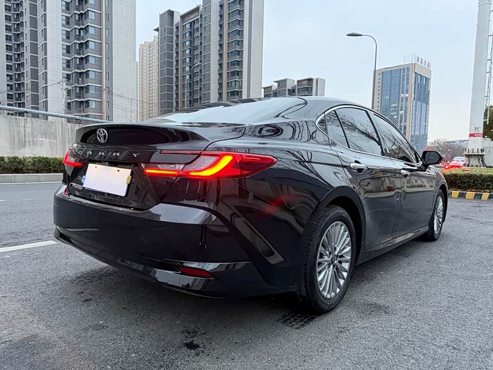 Фото 4 - Toyota Camry