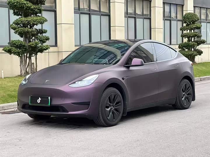 Фото 1 - Tesla Model Y