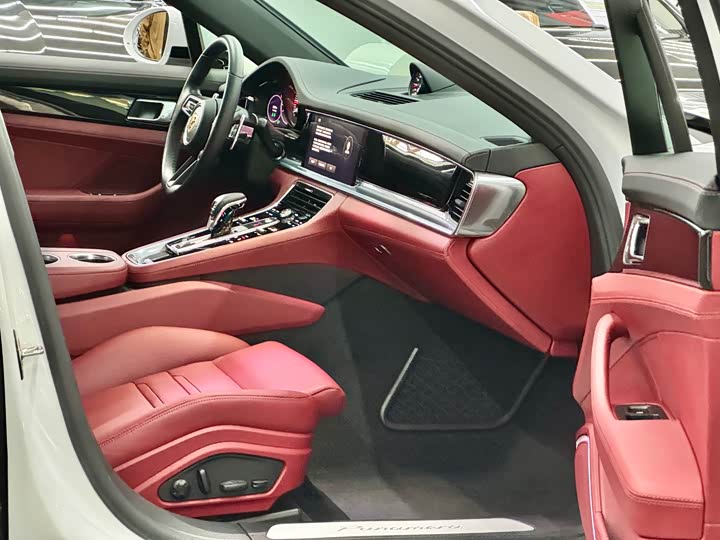 Фото 7 - Porsche Panamera