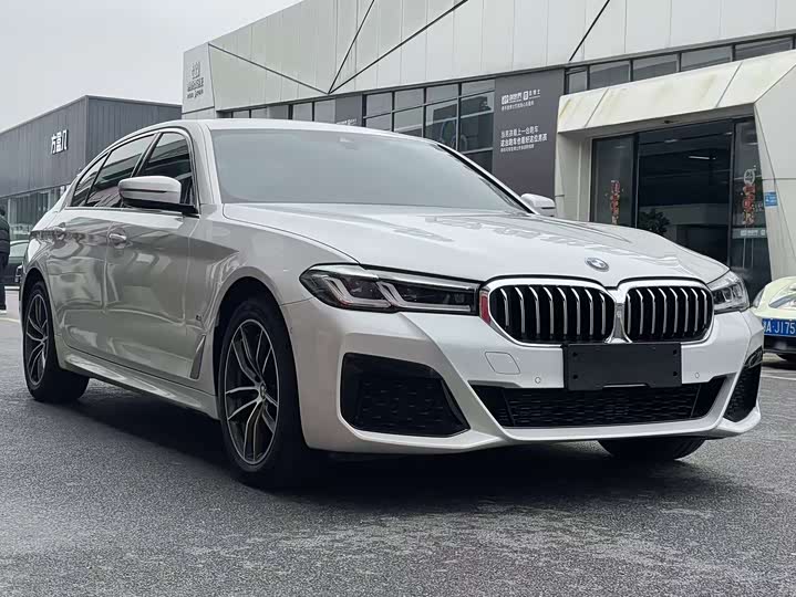 Фото 3 - BMW 5 Series