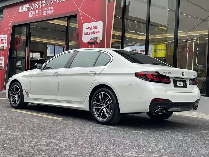 Фото 5 - BMW 5 Series