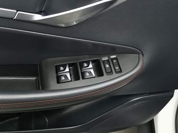 Фото 9 - Changan UNI-T