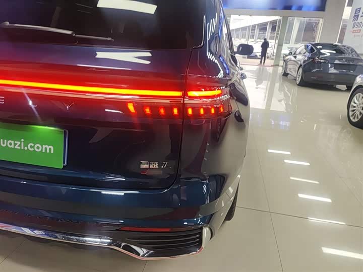 Фото 8 - Geely Monjaro