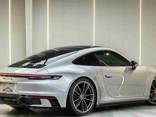 Фото 5 - Porsche 911