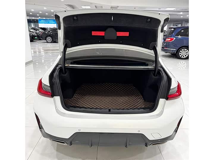 Фото 8 - BMW 3 Series