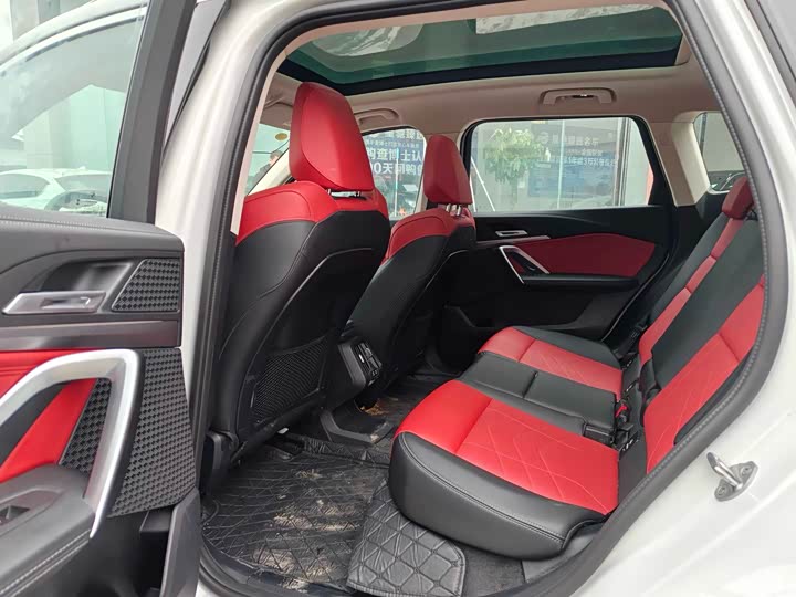 Фото 5 - BMW iX1