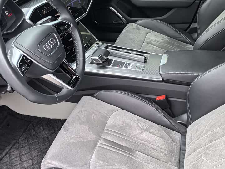 Фото 6 - Audi A6L
