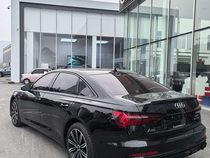 Фото 8 - Audi A6L