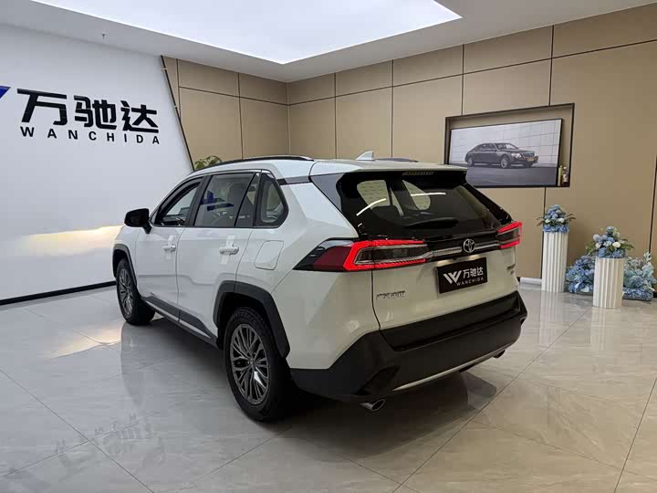 Фото 4 - Toyota Wildlander