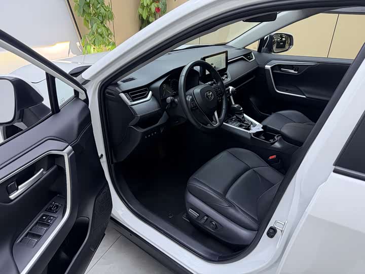 Фото 7 - Toyota Wildlander