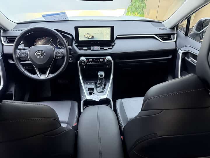 Фото 9 - Toyota Wildlander