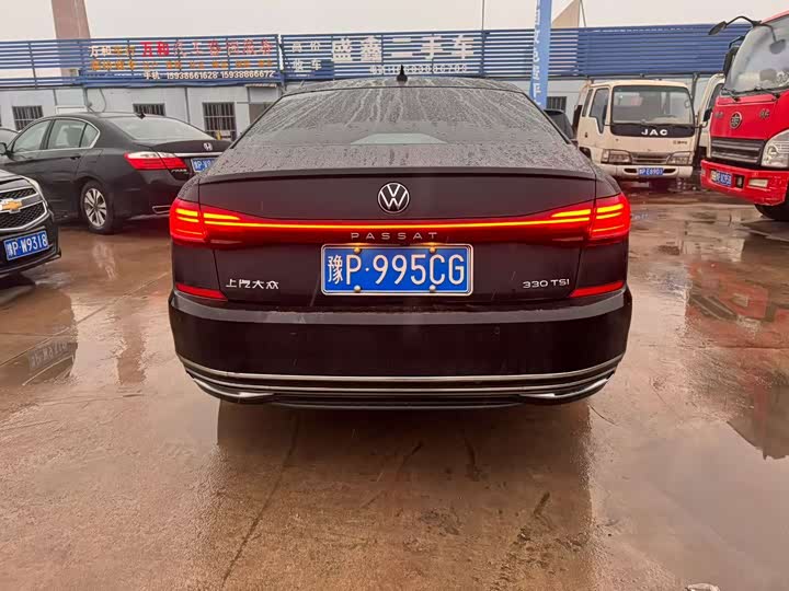 Фото 7 - Volkswagen Passat