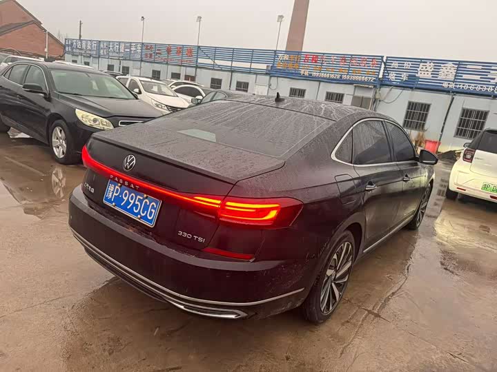 Фото 8 - Volkswagen Passat