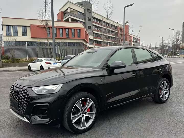 Фото 1 - Audi Q5L Sportback