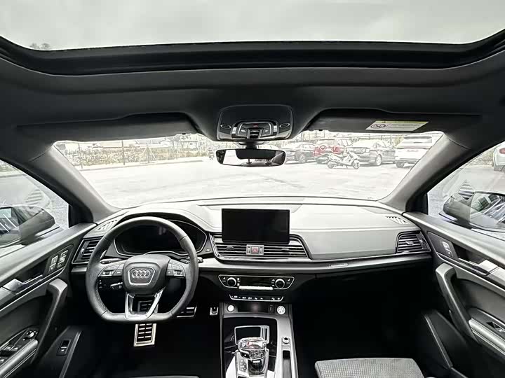 Фото 9 - Audi Q5L Sportback