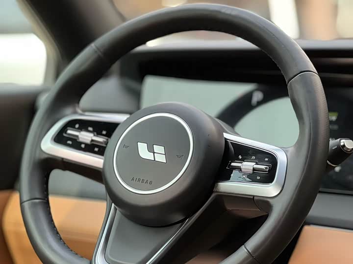 Фото 9 - LiXiang One