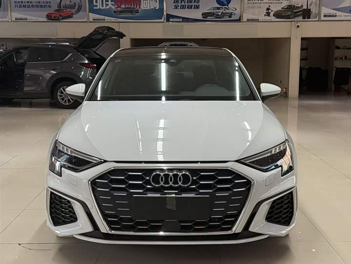 Фото 2 - Audi A3