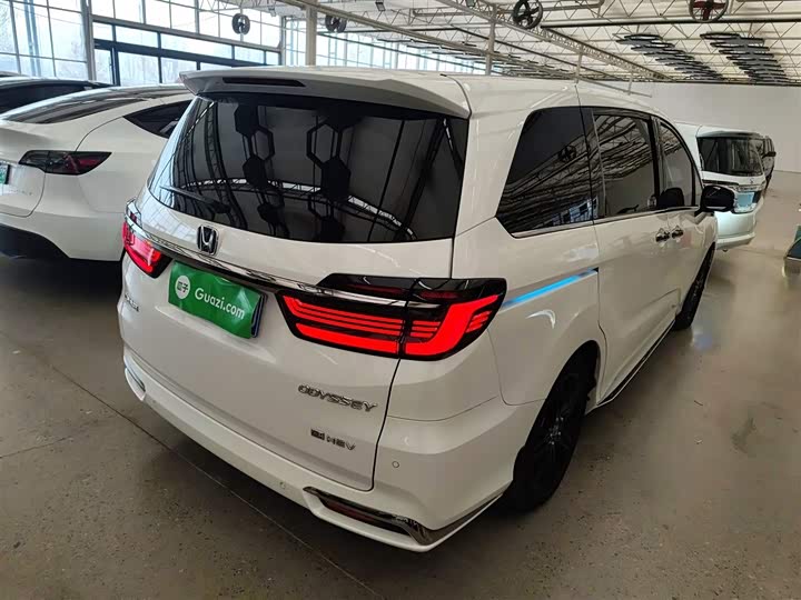 Фото 7 - Honda Odyssey