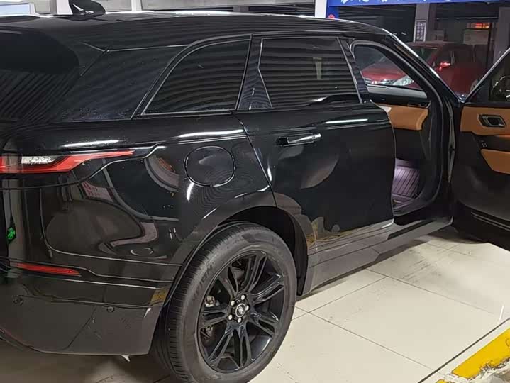 Фото 2 - Land Rover Range Rover Velar