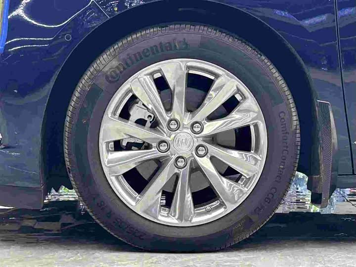 Фото 4 - Buick GL8 ES