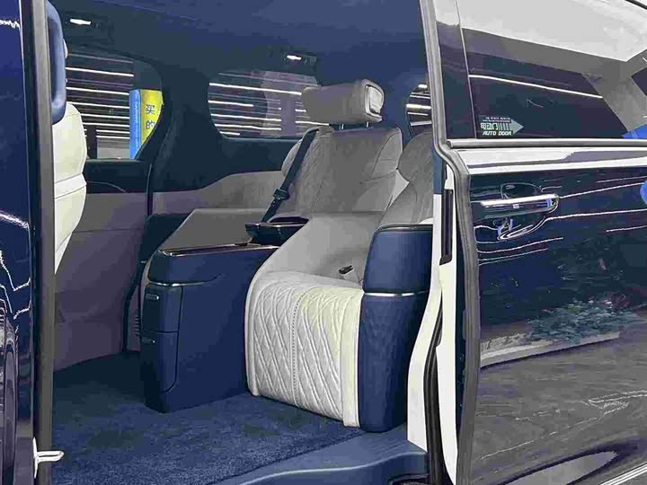 Фото 7 - Buick GL8 ES