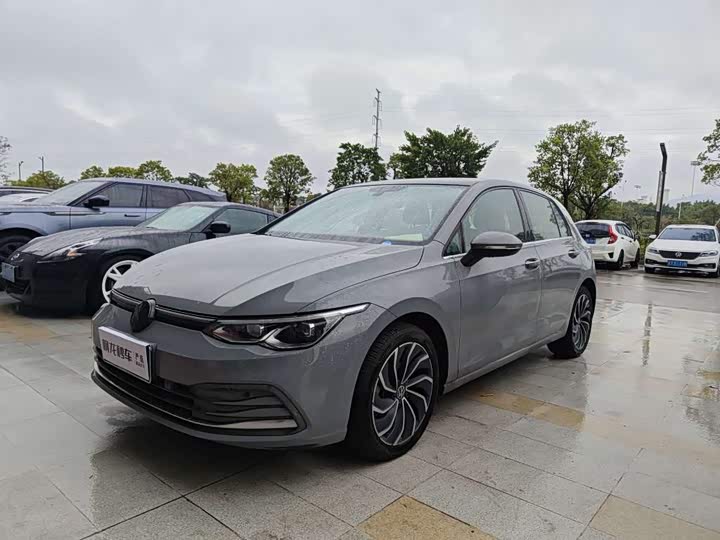 Фото 1 - Volkswagen Golf