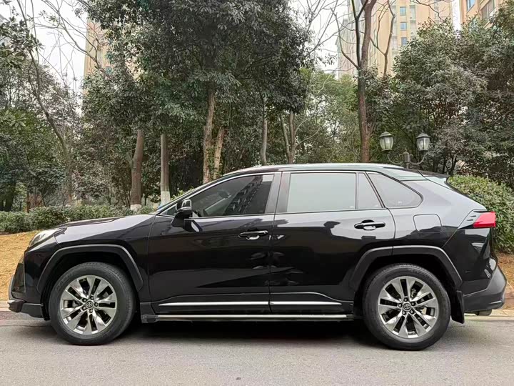 Фото 3 - Toyota Wildlander