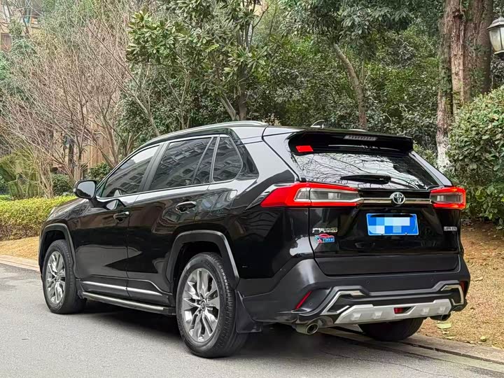 Фото 4 - Toyota Wildlander