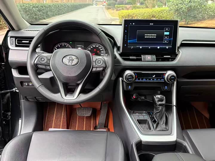 Фото 7 - Toyota Wildlander