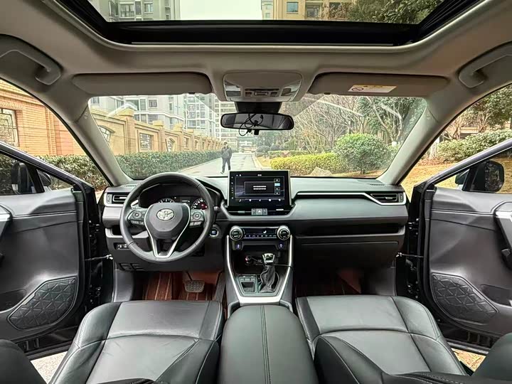 Фото 8 - Toyota Wildlander