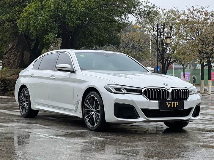 Фото 3 - BMW 5 Series