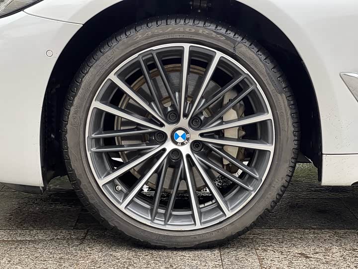Фото 6 - BMW 5 Series