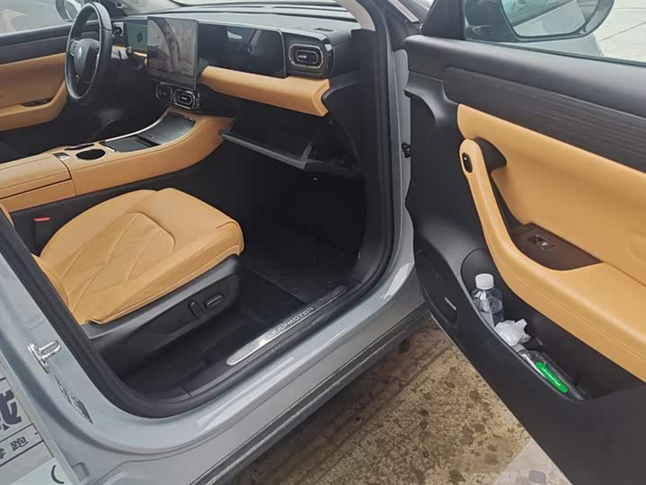 Фото 8 - Leapmotor C11