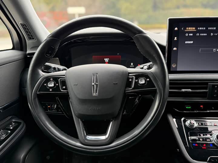 Фото 9 - Lincoln Corsair