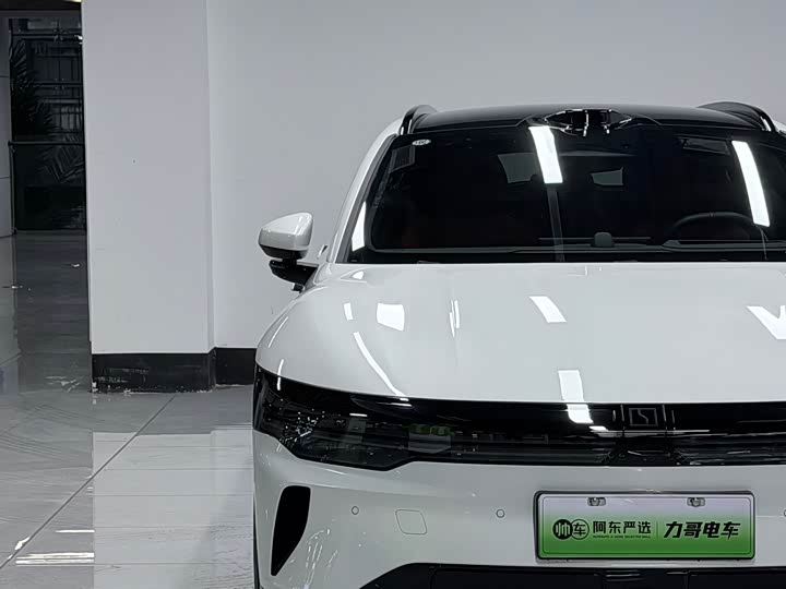 Фото 4 - Zeekr 007 GT