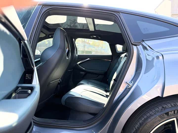 Фото 7 - MG Motor 7