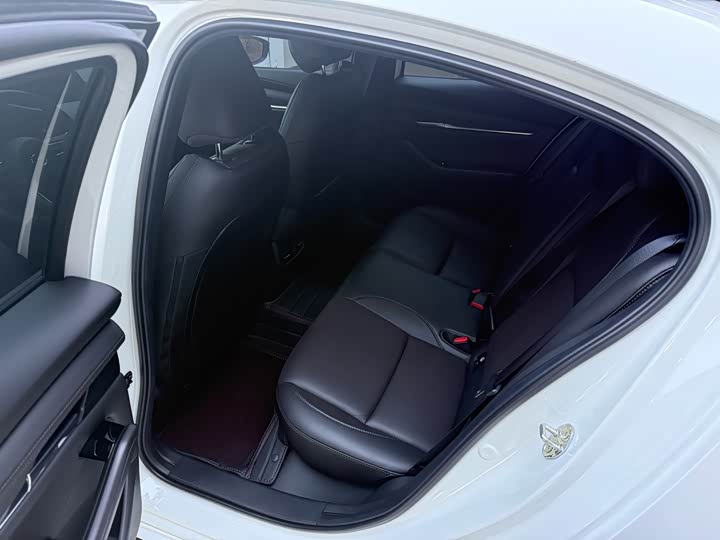 Фото 9 - Mazda 3 (Axela)