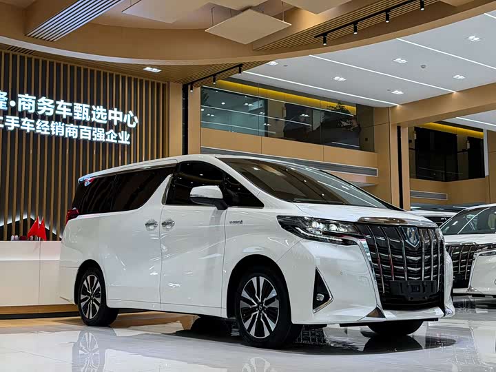 Фото 3 - Toyota Alphard