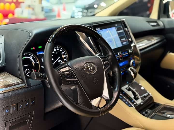 Фото 4 - Toyota Alphard