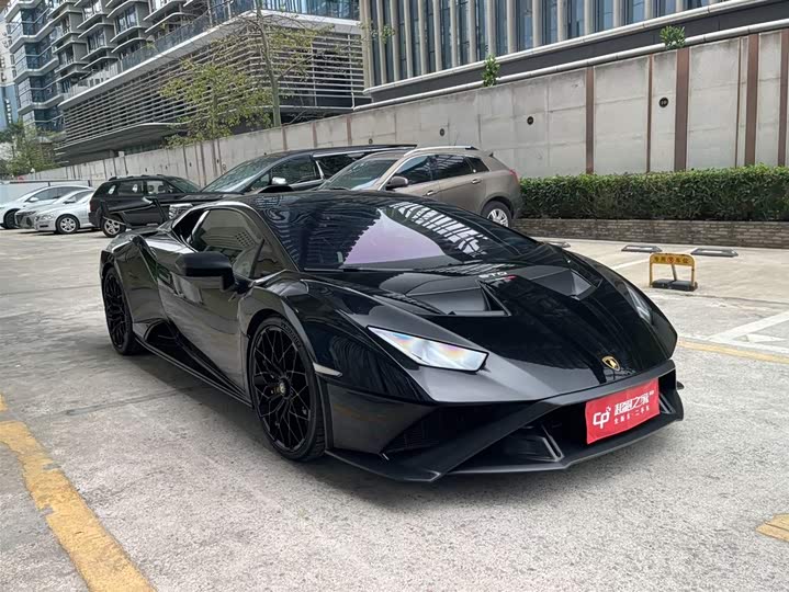 Фото 3 - Lamborghini Huracán