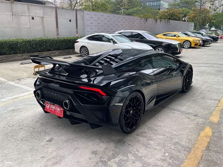 Фото 5 - Lamborghini Huracán