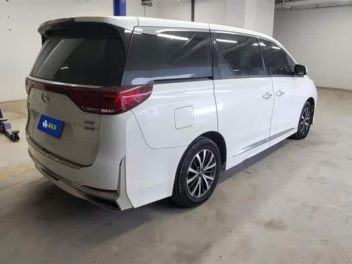 Фото 3 - GAC Trumpchi M8