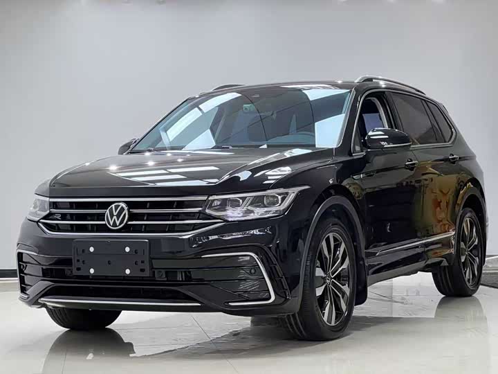 Фото 1 - Volkswagen Tiguan L Pro