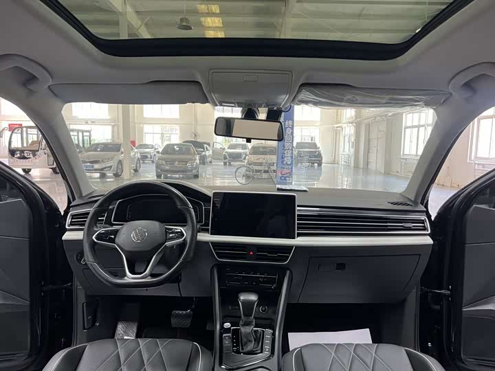 Фото 7 - Volkswagen Tiguan L Pro