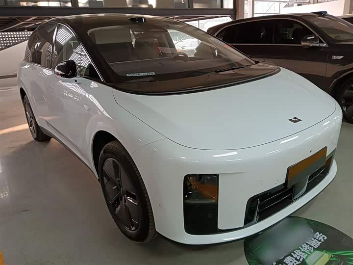 Фото 4 - LiXiang i8