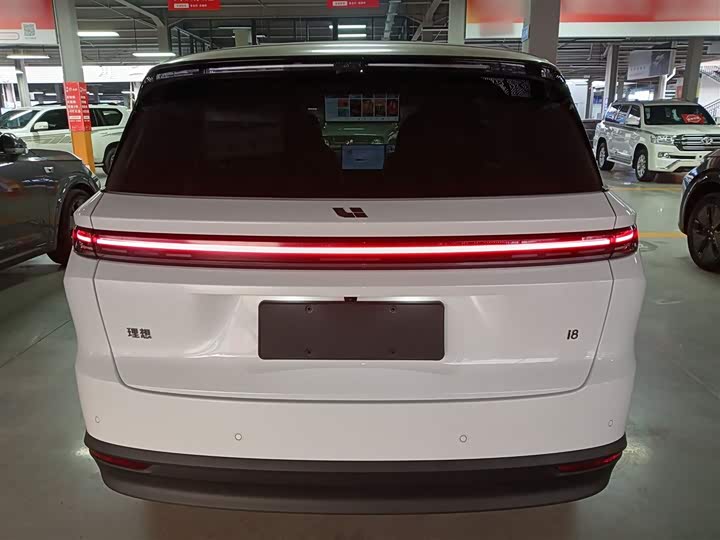 Фото 6 - LiXiang i8