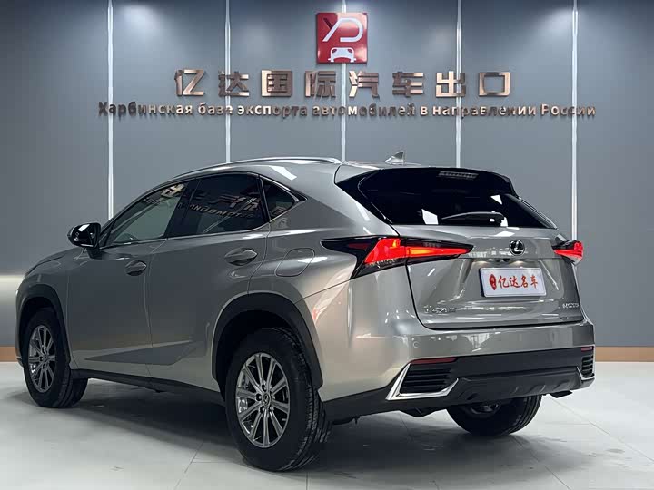 Фото 4 - Lexus NX