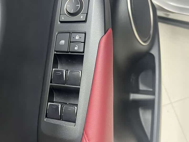 Фото 8 - Lexus NX