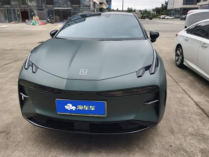 Фото 2 - Zeekr X